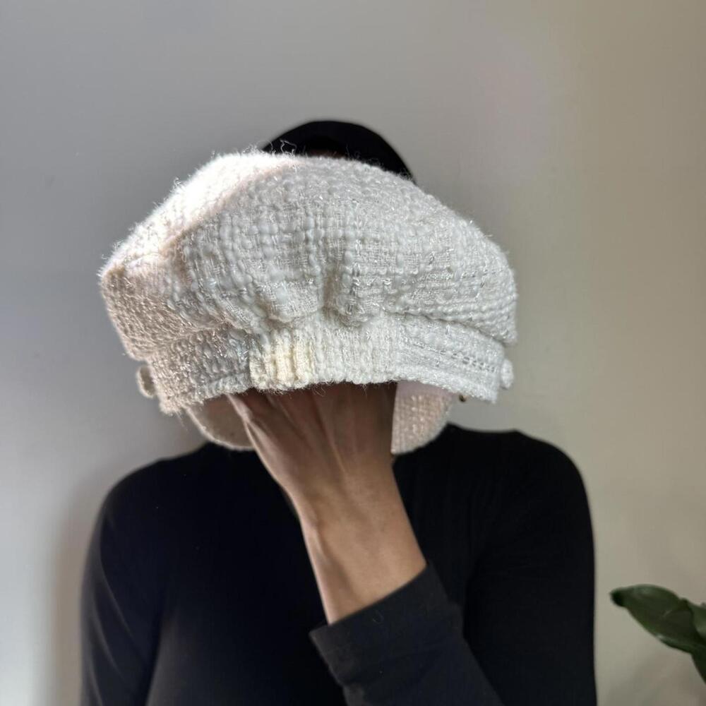Luxe Vince Camuto White Tweed Baker Boy Hat one size - Picture 4 of 6